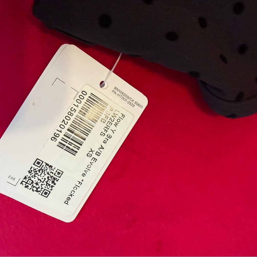 XS new with tags lululemon yoga bra - Picture 9 of 9